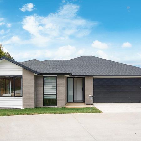 Stylish 4 Bedroom House Brand New In Rotorua Exterior foto